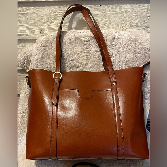 Large Tote with Crossbody Strap - Waxed Cow Leather bag by Kattee - Picture 2 of 6